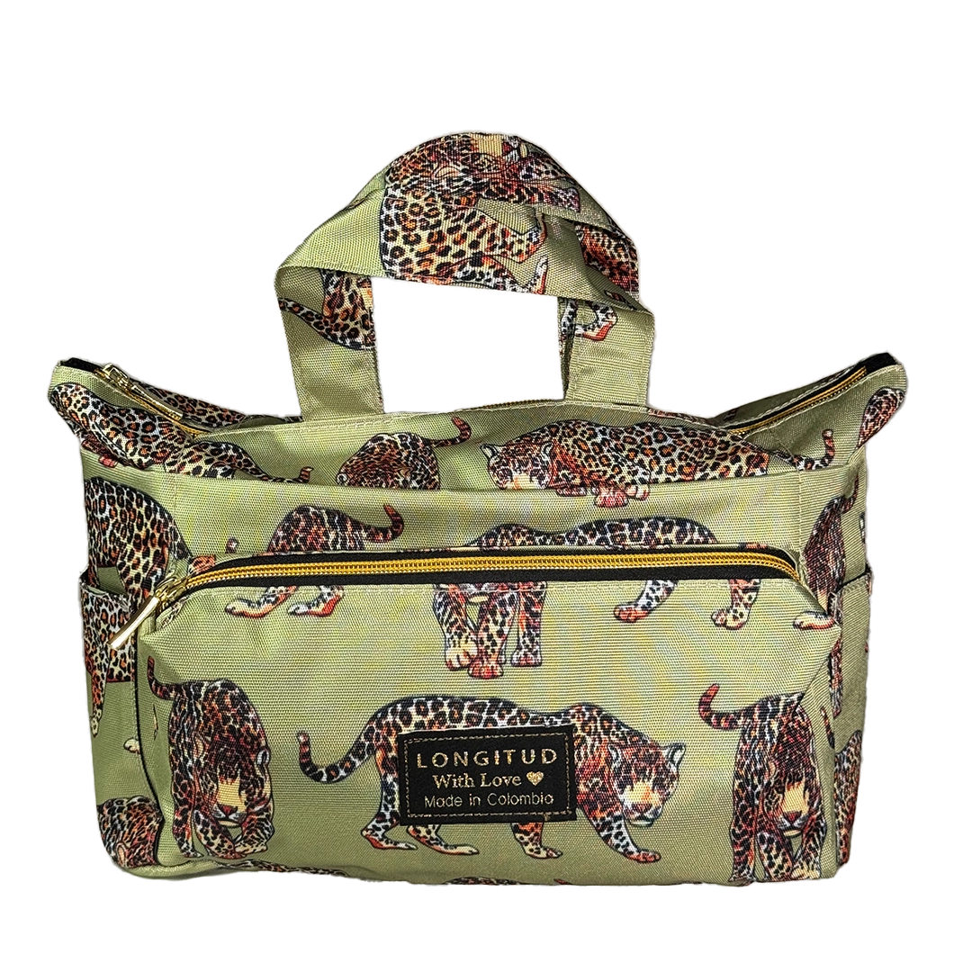 Estampado Jungla con jaguares sobre verde oliva